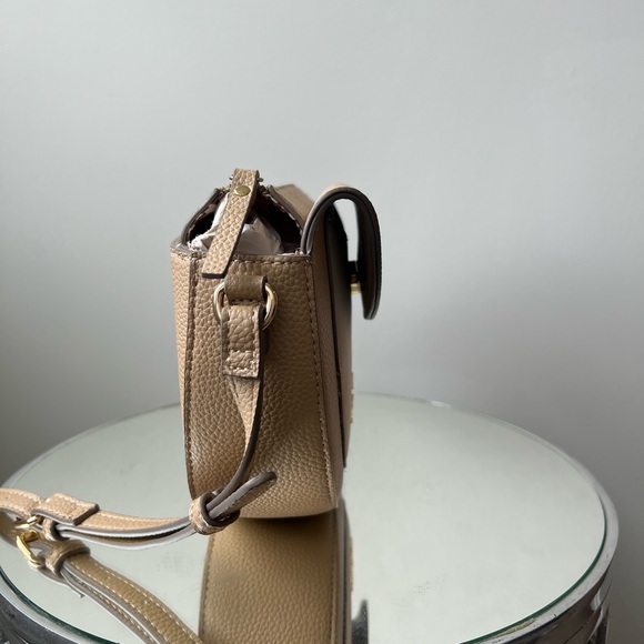 NWT Nanette Lepore crescent crossbody bag. This bag is great for any occasion. - Picture 4 of 8